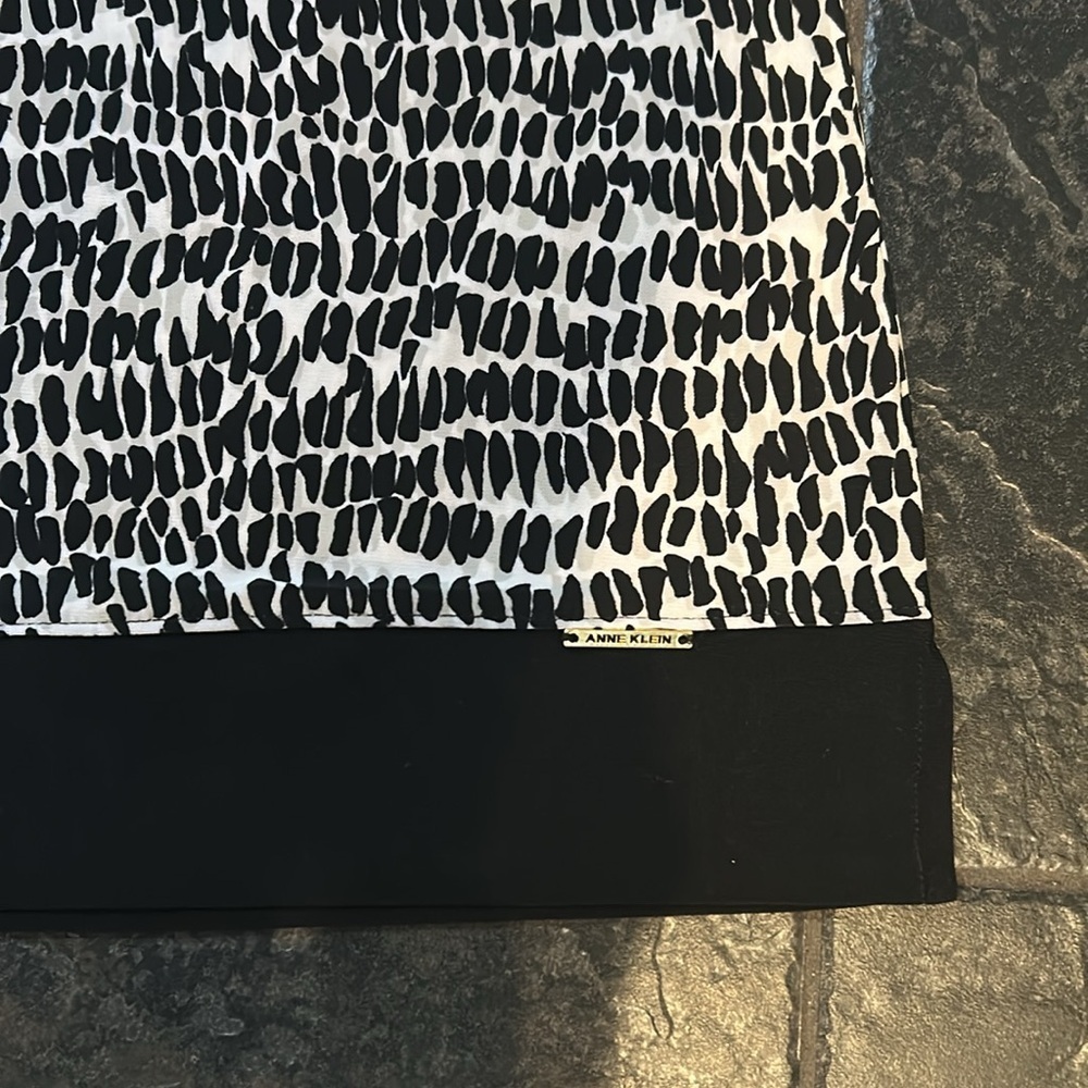 NWT Anne Klein short sleeved size Large - Picture 7 of 7